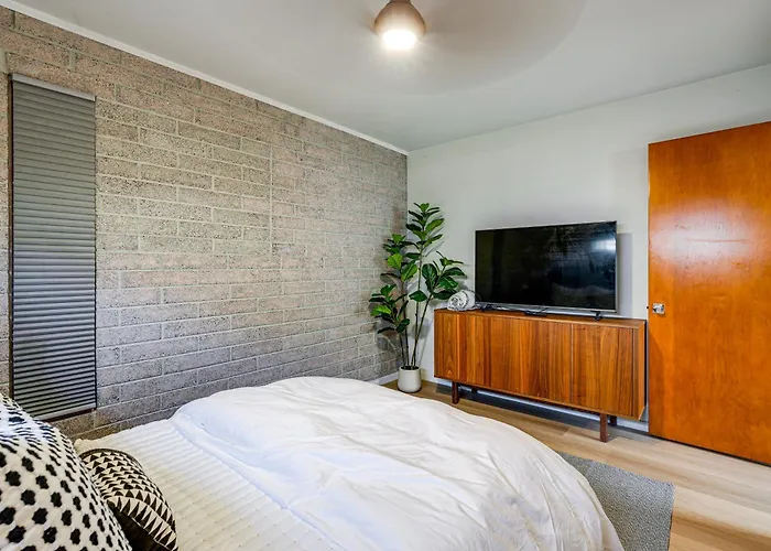 Casa De Plazaola! Mid-century Oasis Near Asu Holiday home
