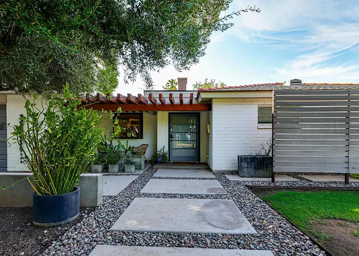 Casa De Plazaola! Mid-century Oasis Near Asu