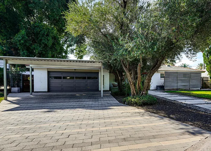 1 Mi To Dtwn & Mill Avenue! W/ Outdoor Oasis Holiday home