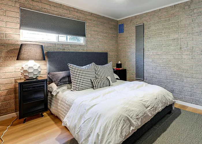 1 Mi To Dtwn & Mill Avenue! W/ Outdoor Oasis *